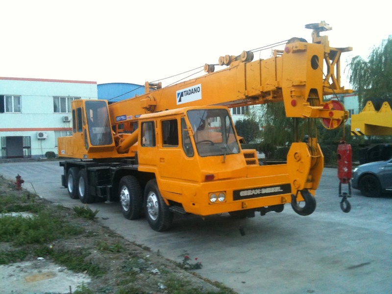 25 Ton Crane